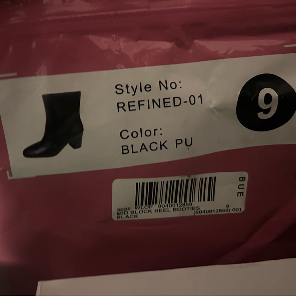 BAMBOO Black Block Heel Booties - Picture 4 of 4
